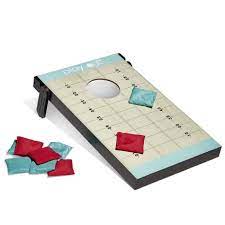 PLAY OUT RING TOSS GAME